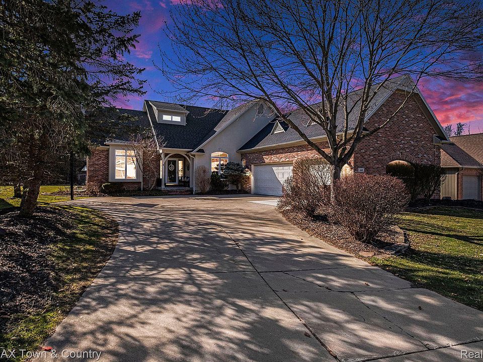 1st image of 440 River Woods Dr