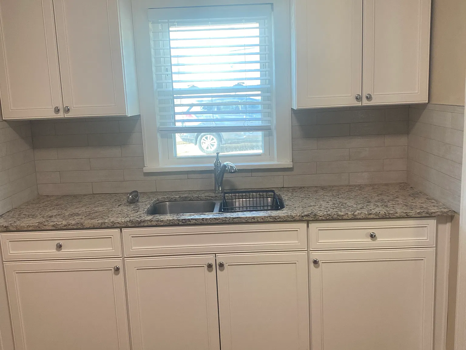 2703 E Independence Street — Photo 4