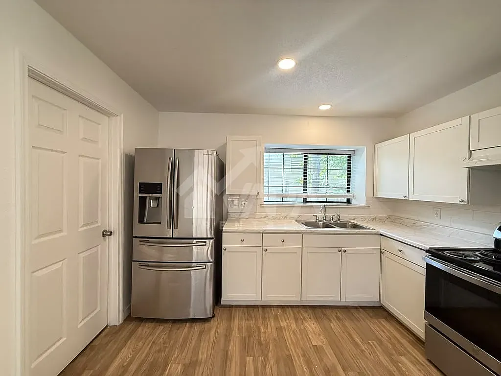 3 bed, 1511 sqft, $2,000 — Photo 3
