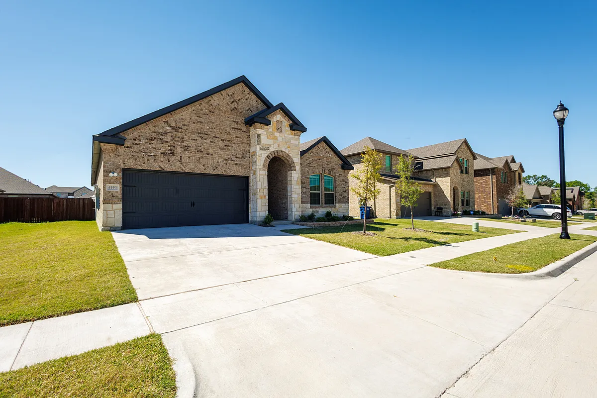 Building Photo - 6993 Newby Ln