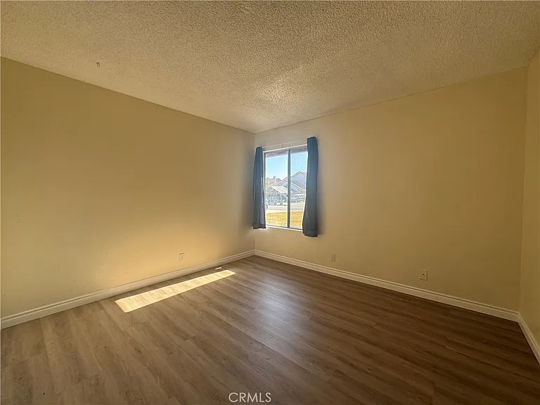 974 N Darfield Ave — Photo 5