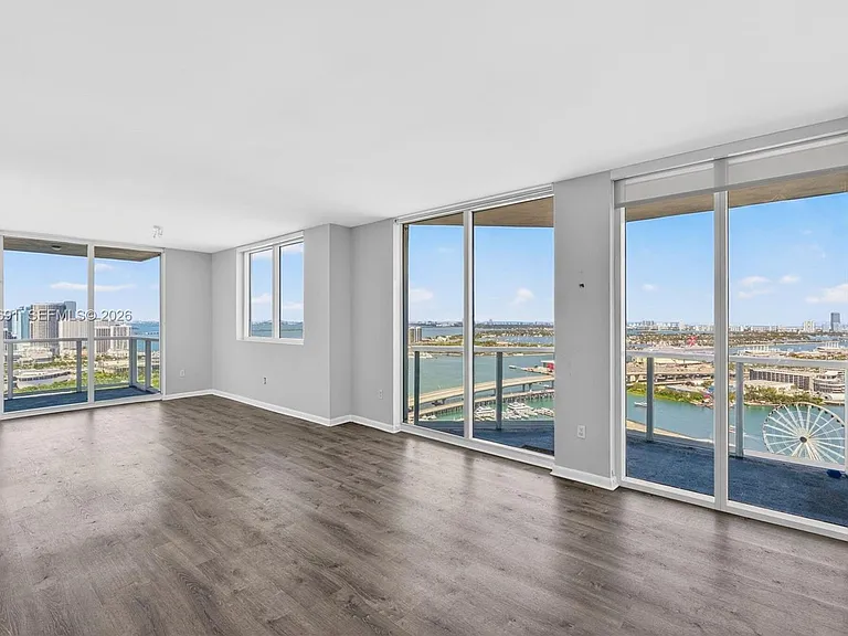 244 Biscayne Blvd #3702 — Photo 7