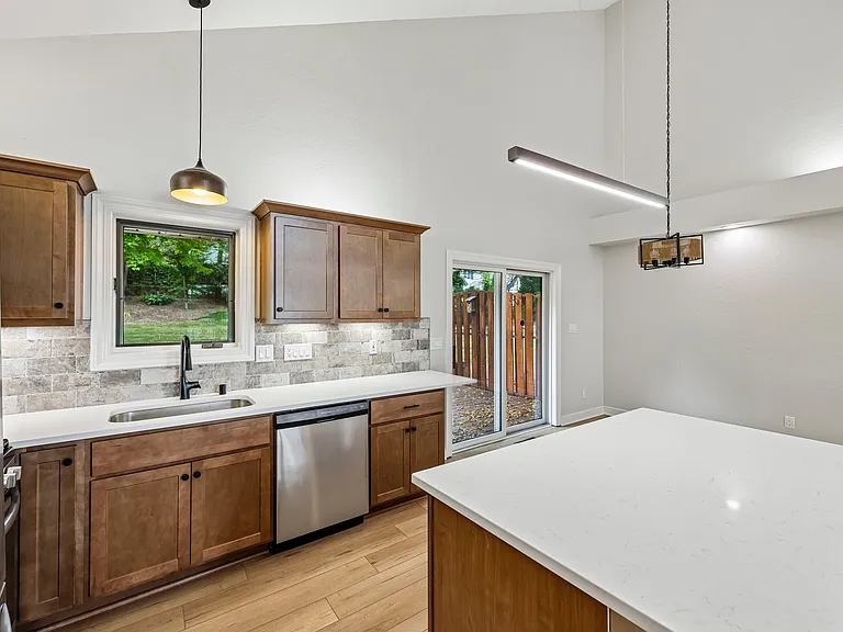 11108 W Forest Home Ave — Photo 10