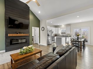 1007 Edgewood Dr, Dickson, TN 37055