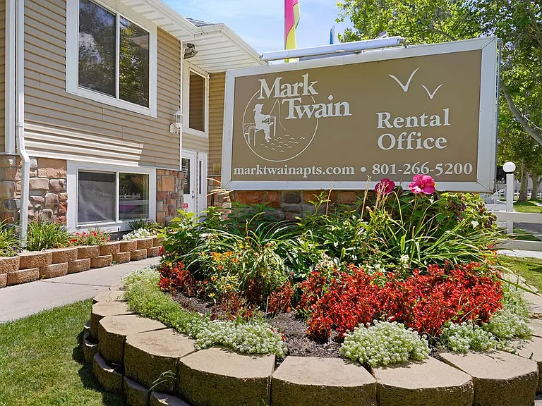 Mark Twain Apartments — Photo 7