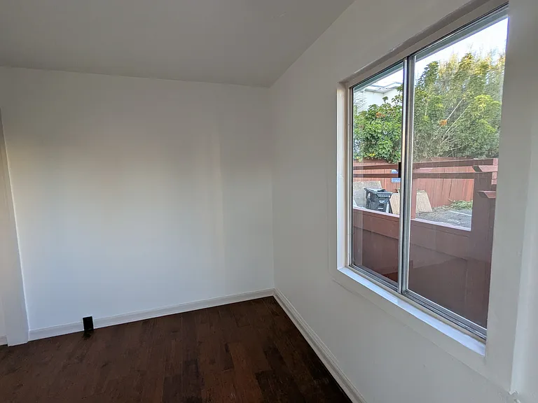630 Broadway St #C — Photo 23