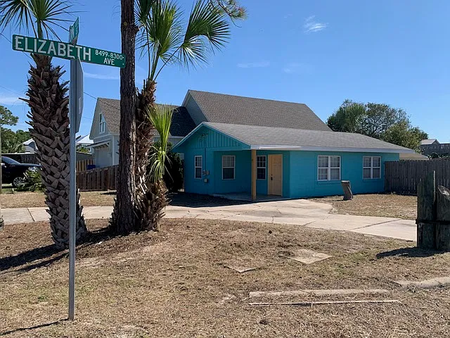8424 Elizabeth Ave - 1 — Photo 1