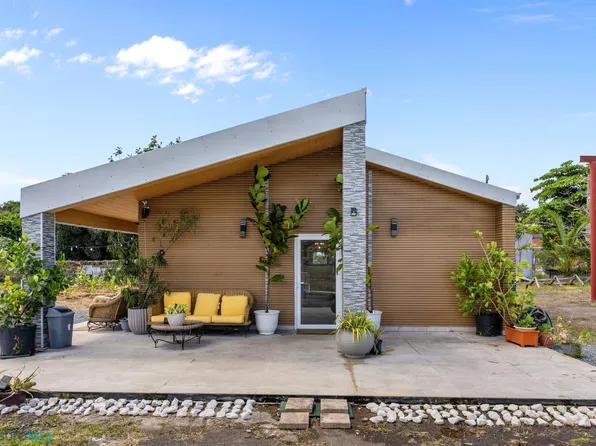 8 Santa Cruz, Carolina, PR 00987