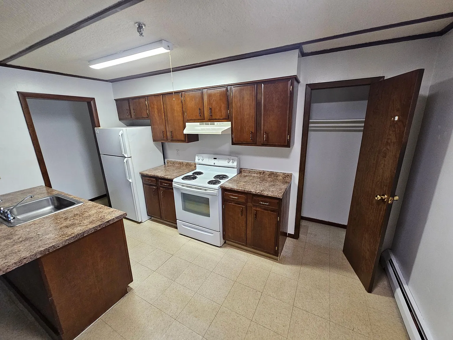 109 Marion Dr — Photo 3