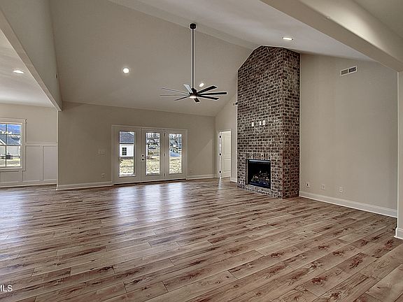 5th image of 1207 Brown Rd