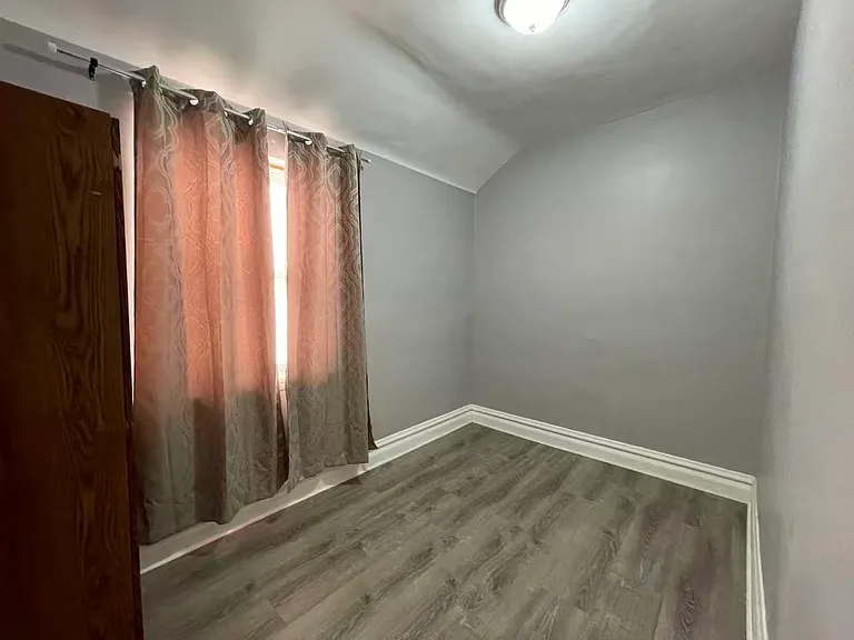 2846 S Union Ave #1 — Photo 6