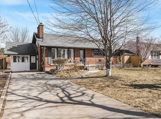 24 Brisbane Gln, Saint Catharines, ON L2N 3K9