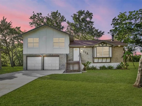 216 Briar Creek Dr, Richwood, TX 77531