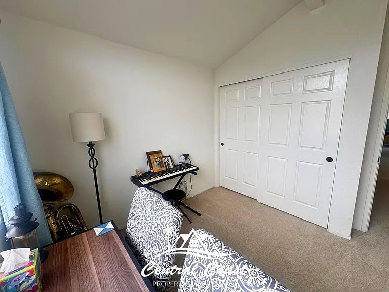 S Knightbridge Dr — Photo 12