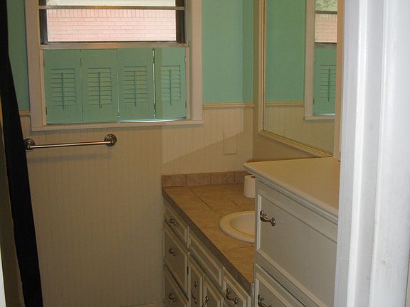 5th image of 2122 W 1st Ave