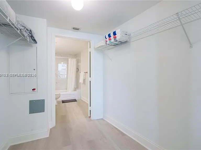 1750 N Bayshore Dr #2401 — Photo 19