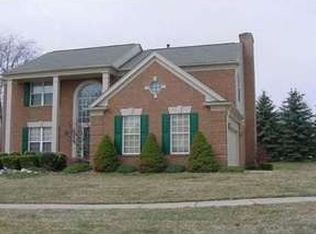 1144 Arms Ct, Rochester Hills, MI 48307