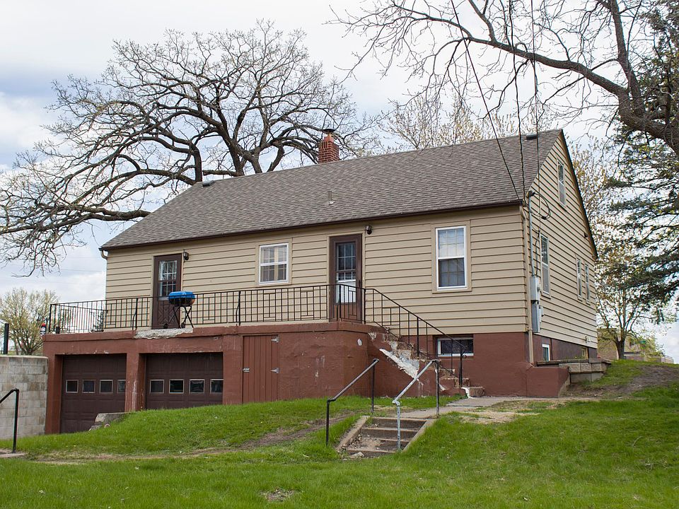 2nd image of 1027 5th Ave S