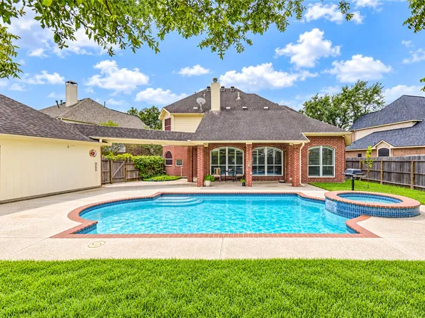 1719 Emma Cove Ct, Sugar Land, TX 77479