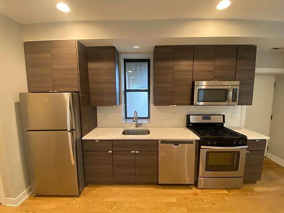 3rd image of 3800 W Altgeld St #104