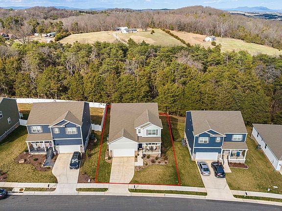 2nd image of 411 Stonewall Jackson Blvd