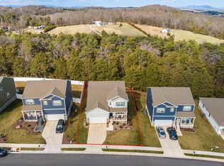 411 Stonewall Jackson Blvd, Staunton, VA 24401