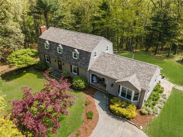 238 Nipmuc Rd, Scituate, RI 02825