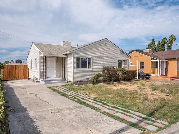 2nd image of 1529 Cypress Ave