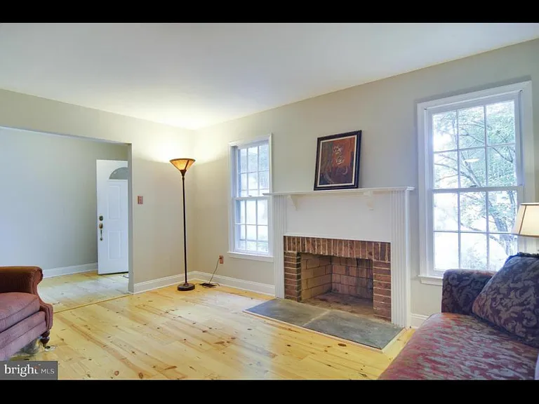 9630 Hillock Ct — Photo 2