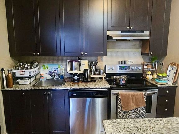 3rd image of 330 Burnhamthorpe Rd W #1404