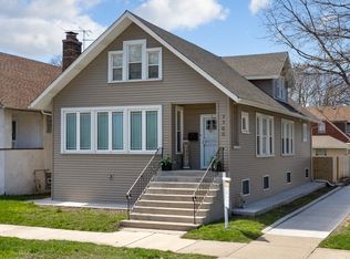 7700 S Paxton Ave, Chicago, IL
