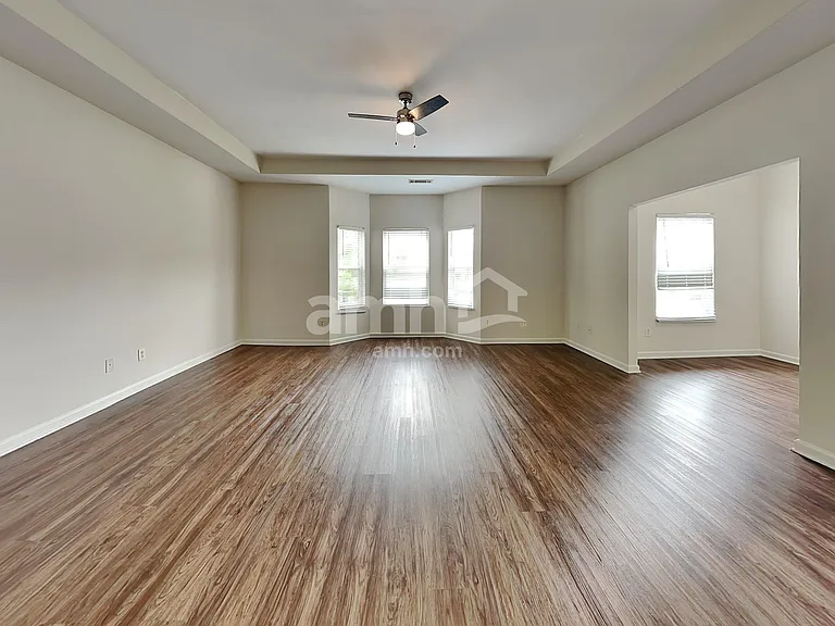 4032 Haworth Pkwy — Photo 10