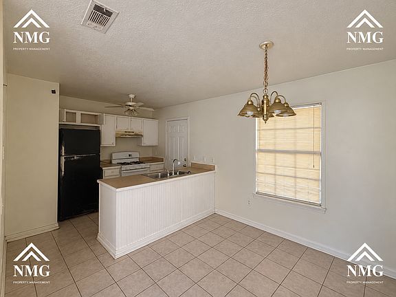 4th image of 1755 Brookhollow Cir