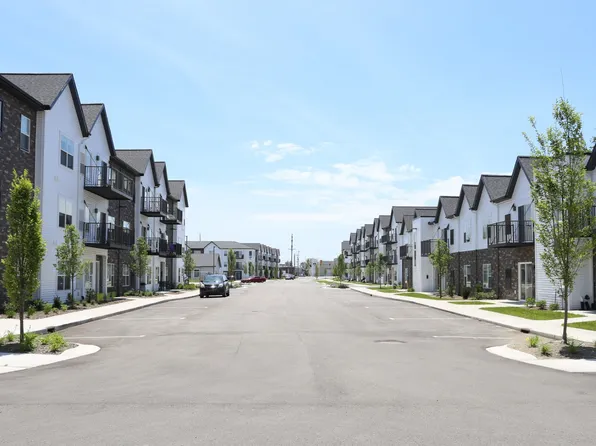 Lakewood Place Apartment Village