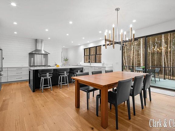 3rd image of 10660 Kissing Ridge Dr SE