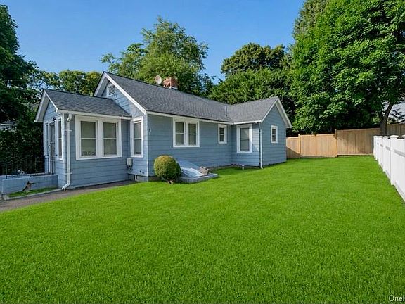 3rd image of 208 Vineyard Road