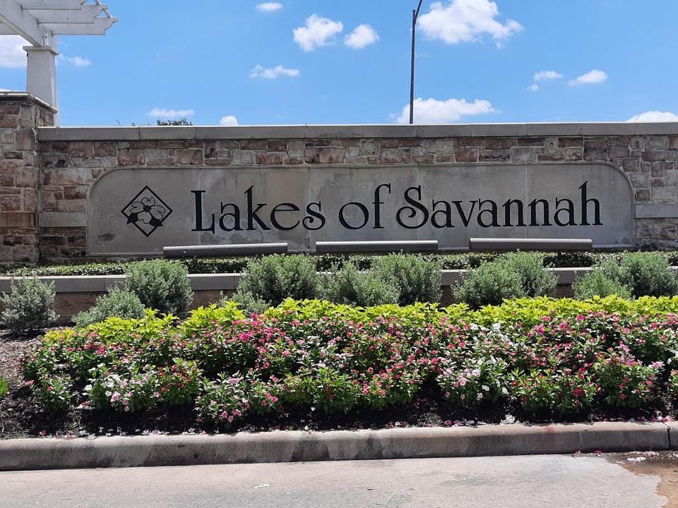 Entrants into the neighborhood.