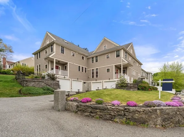 251 Elliot St #251, Newton Upper Falls, MA 02464