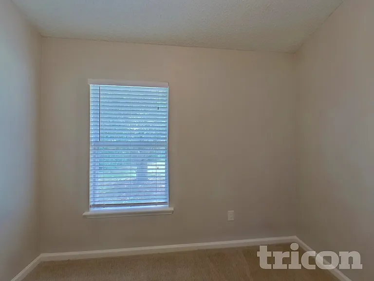 1104 Cherry Point Way — Photo 9