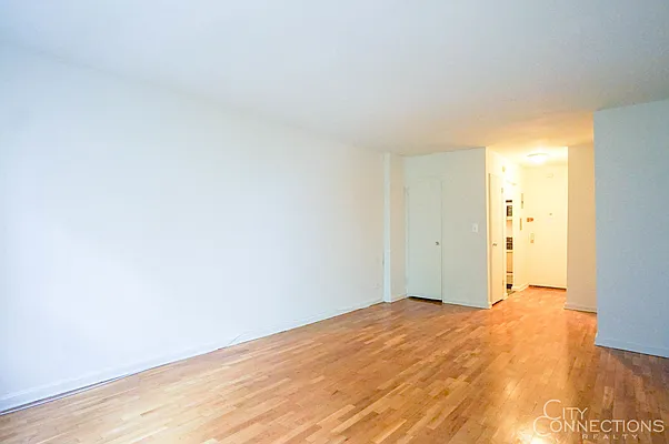 Rented by City Connections Realty | media 11