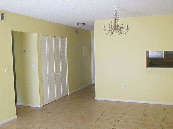 2nd image of 6100 Forest Hill Blvd APT 202