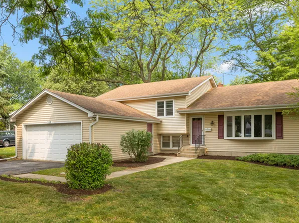 213 Tanoak Ln, Naperville, IL 60540