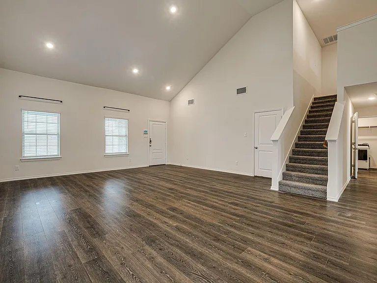 317 Sage St — Photo 6