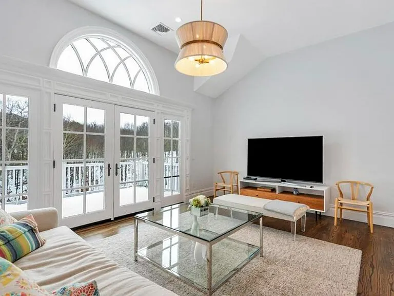 215 Roses Grove Rd — Photo 17