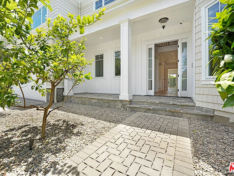 11540 Clover Ave — Photo 47