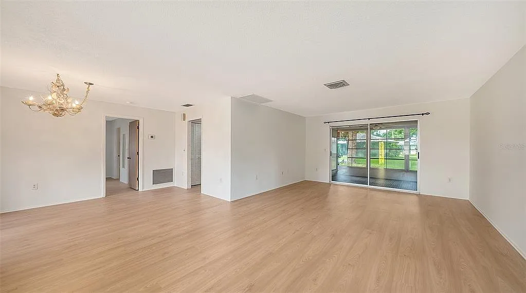 2 bed, 2.0 bath, 1498 sqft, $2,200 — Photo 4