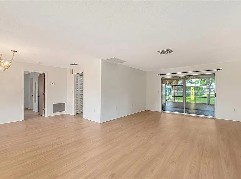 515 Rousseau Dr — Photo 4