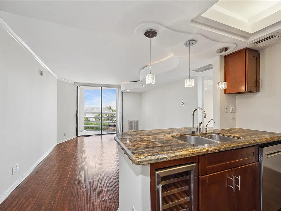 3525 Sage Rd #512