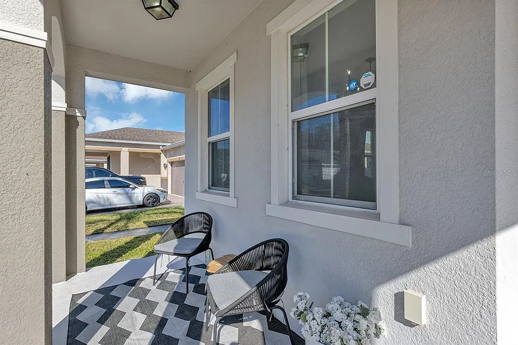6 bed, 4.0 bath, 3751 sqft, $5,000 — Photo 3