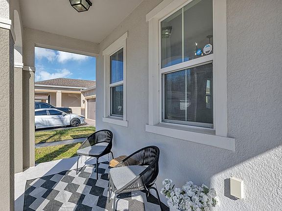 3rd image of 3471 Dovetail Ave